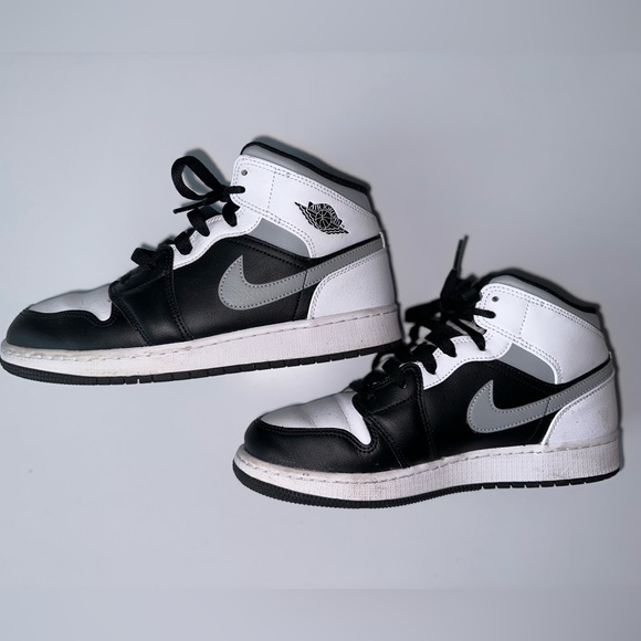 Selling my Jordan Collection!! 
(All authentic, serious buyers only please) 😊 - Picture 2 of 4